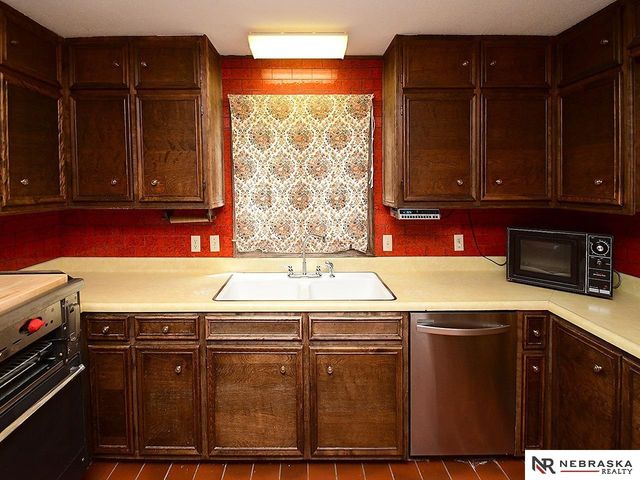 6006 S 25th Street, Lincoln, NE 68512