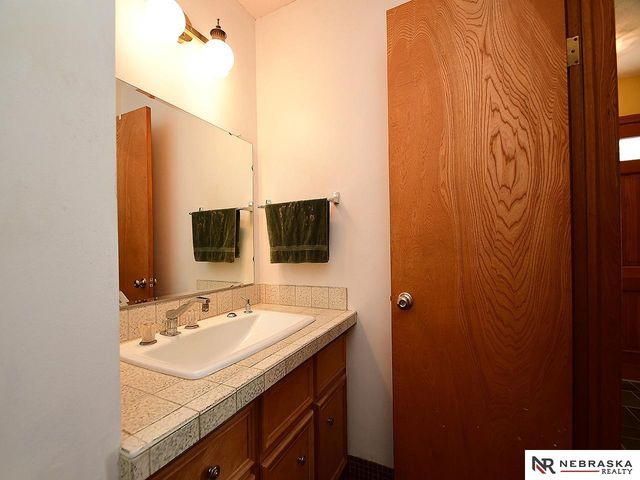 6006 S 25th Street, Lincoln, NE 68512