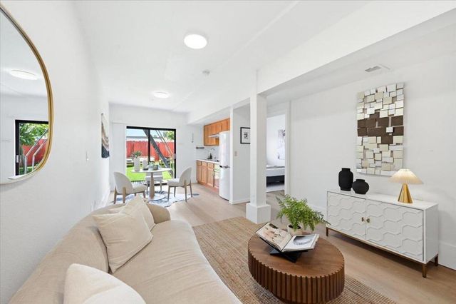 1630 Oakdale Avenue, San Francisco, CA 94124