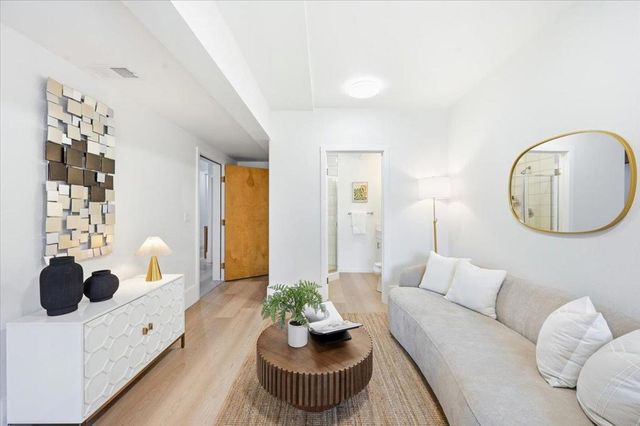 1630 Oakdale Avenue, San Francisco, CA 94124