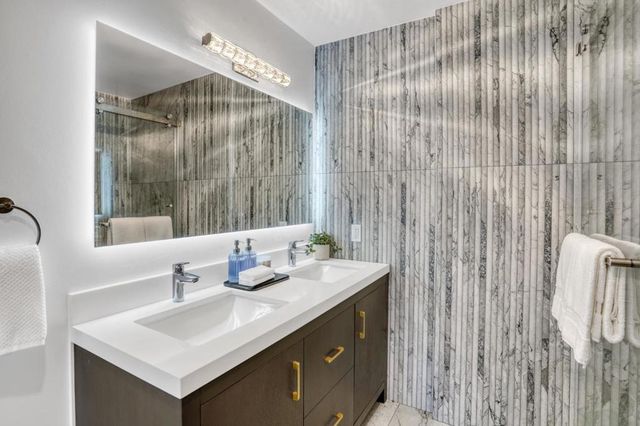 1630 Oakdale Avenue, San Francisco, CA 94124