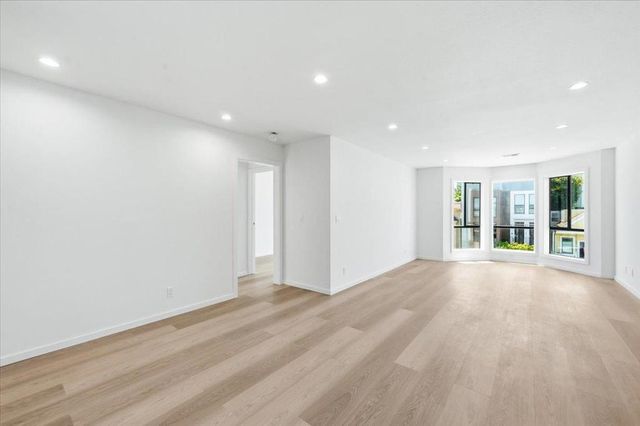 1630 Oakdale Avenue, San Francisco, CA 94124