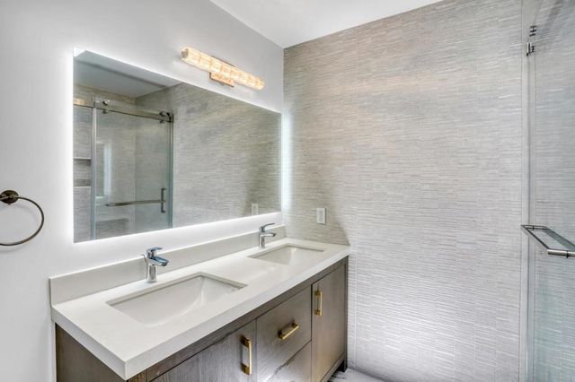 1630 Oakdale Avenue, San Francisco, CA 94124