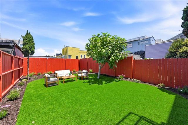 1630 Oakdale Avenue, San Francisco, CA 94124