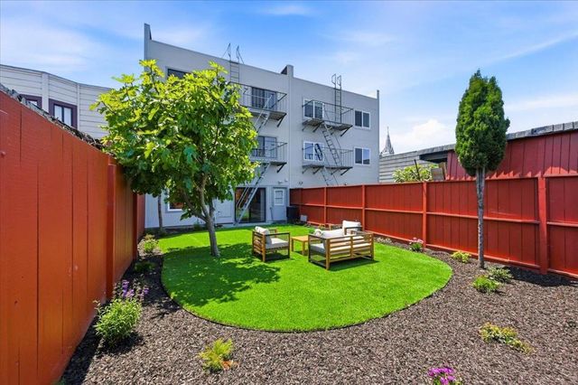 1630 Oakdale Avenue, San Francisco, CA 94124