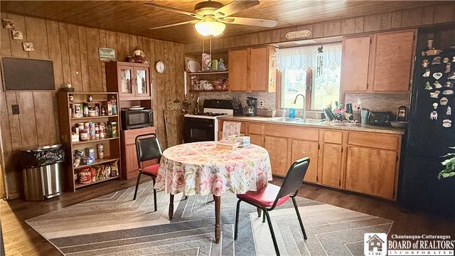 261 West Lake Shore Drive, Dunkirk, NY 14048
