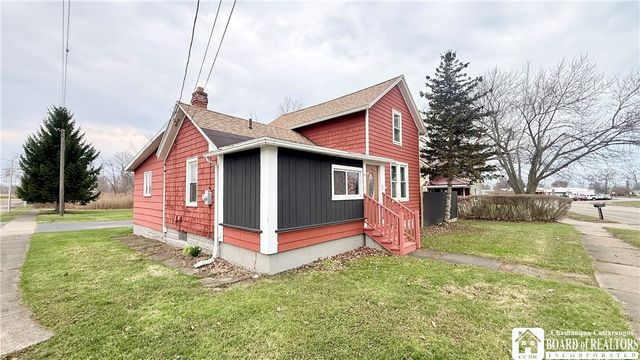 261 West Lake Shore Drive, Dunkirk, NY 14048