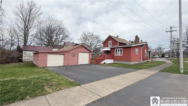 261 West Lake Shore Drive, Dunkirk, NY 14048