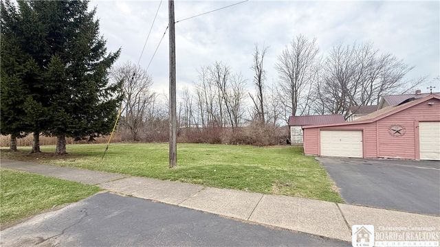 261 West Lake Shore Drive, Dunkirk, NY 14048