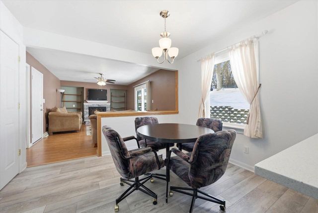 15429 W Mayflower COURT, New Berlin, WI 53151