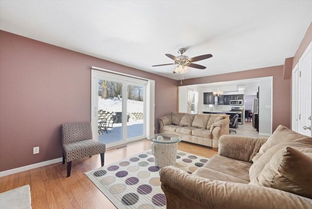 15429 W Mayflower COURT, New Berlin, WI 53151