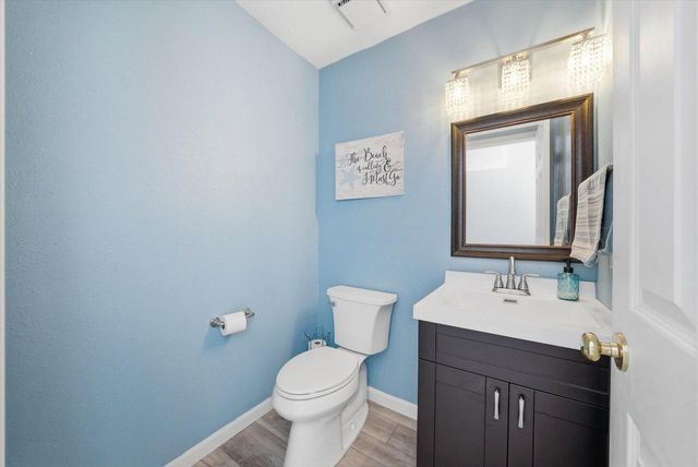 15429 W Mayflower COURT, New Berlin, WI 53151