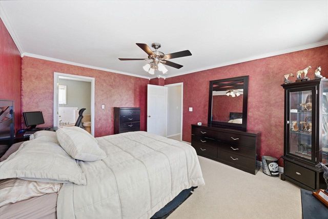 15429 W Mayflower COURT, New Berlin, WI 53151