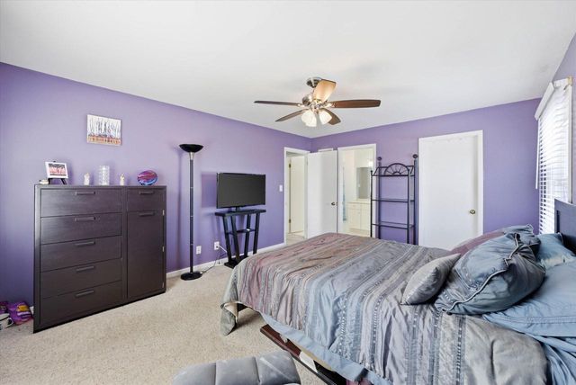 15429 W Mayflower COURT, New Berlin, WI 53151