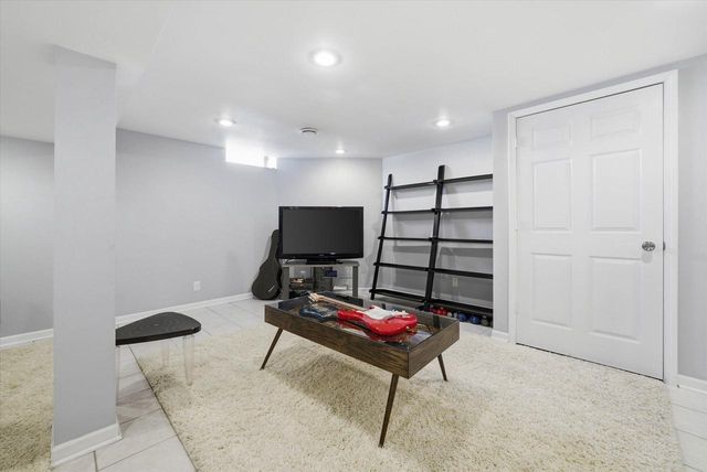 15429 W Mayflower COURT, New Berlin, WI 53151