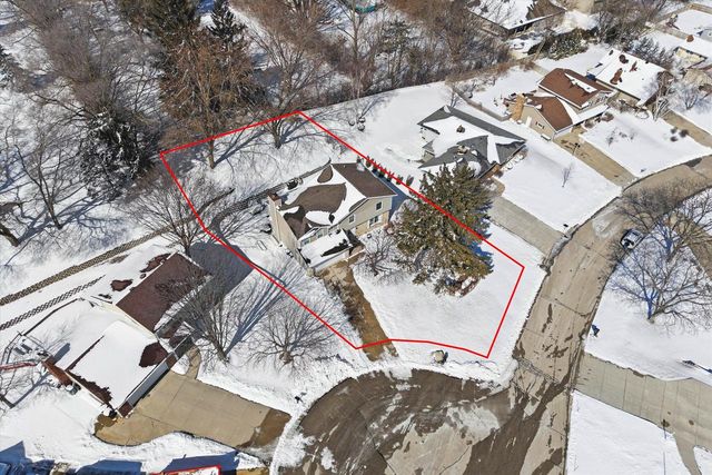 15429 W Mayflower COURT, New Berlin, WI 53151