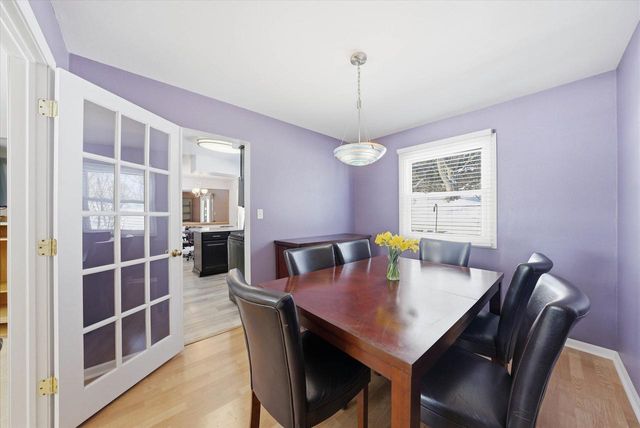 15429 W Mayflower COURT, New Berlin, WI 53151