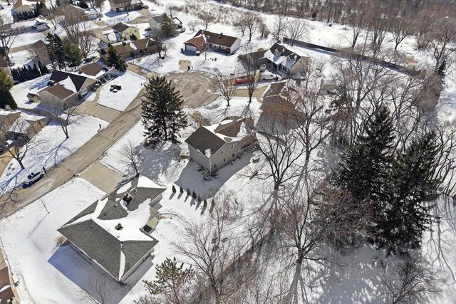 15429 W Mayflower COURT, New Berlin, WI 53151