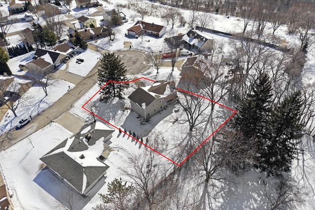 15429 W Mayflower COURT, New Berlin, WI 53151