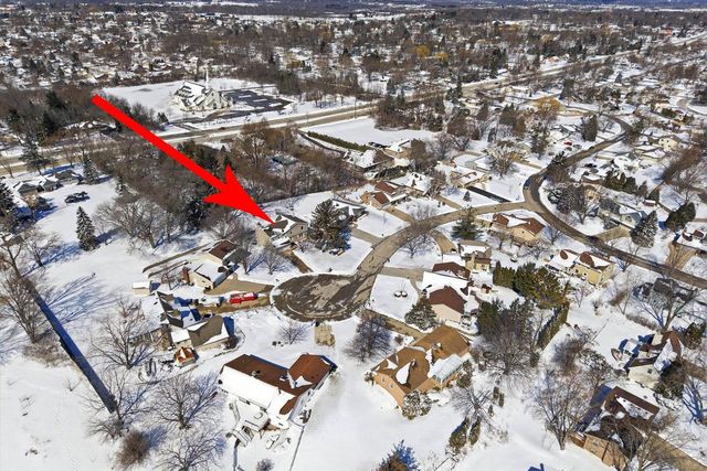 15429 W Mayflower COURT, New Berlin, WI 53151