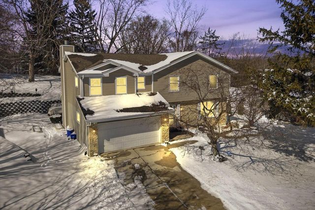 15429 W Mayflower COURT, New Berlin, WI 53151