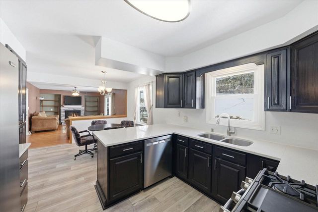 15429 W Mayflower COURT, New Berlin, WI 53151