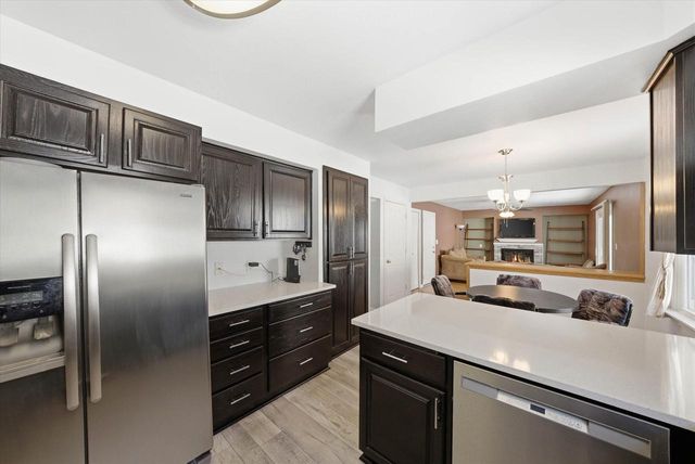 15429 W Mayflower COURT, New Berlin, WI 53151