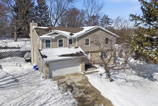 15429 W Mayflower COURT, New Berlin, WI 53151