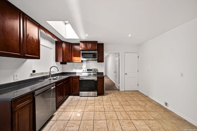 486 Hialeah, San Antonio, TX 78218