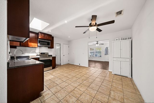 486 Hialeah, San Antonio, TX 78218