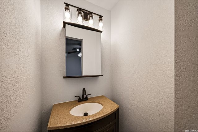 486 Hialeah, San Antonio, TX 78218