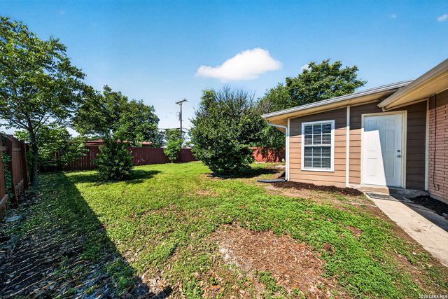 486 Hialeah, San Antonio, TX 78218