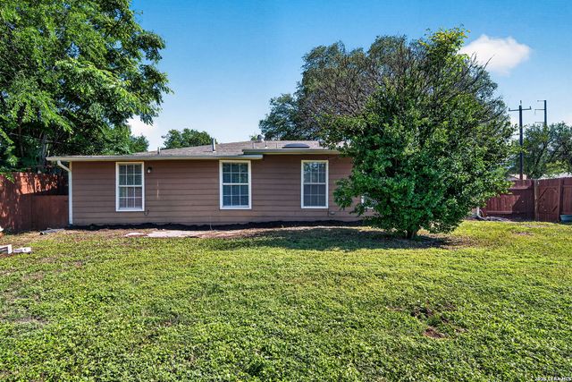 486 Hialeah, San Antonio, TX 78218