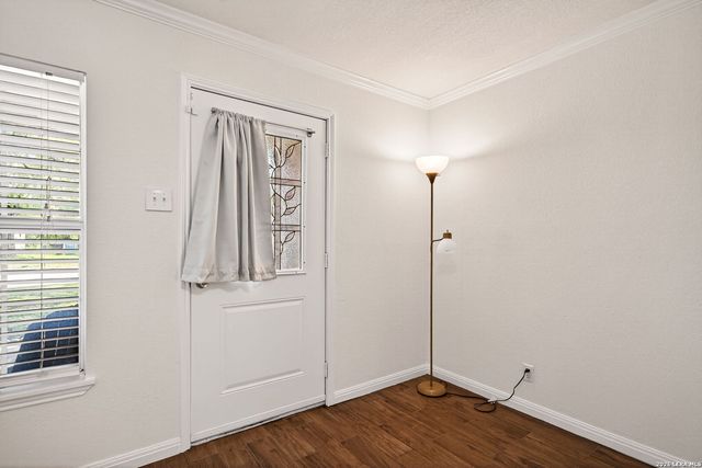 486 Hialeah, San Antonio, TX 78218