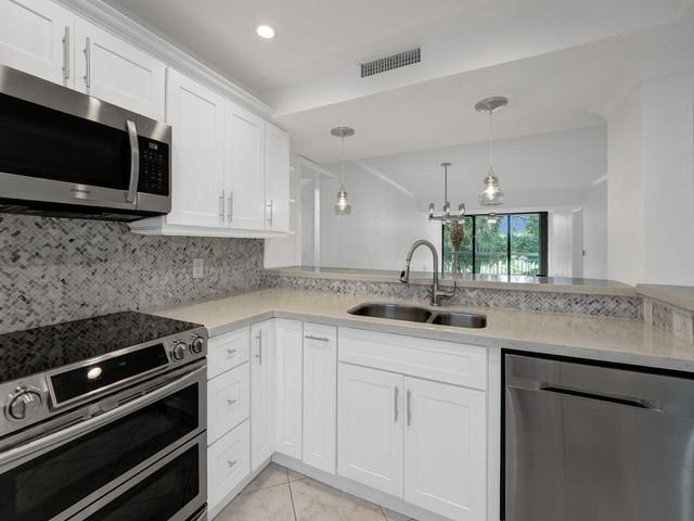 6169 BALBOA Circle 306, Boca Raton, FL 33433