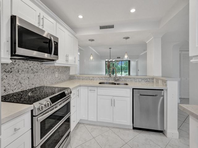 6169 BALBOA Circle 306, Boca Raton, FL 33433