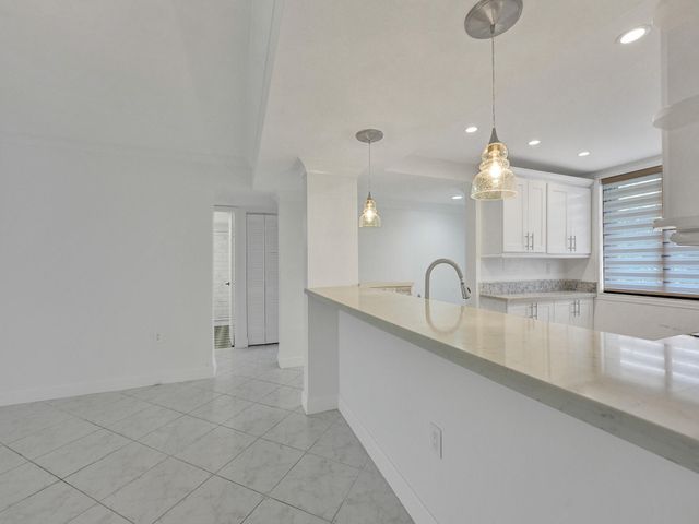 6169 BALBOA Circle 306, Boca Raton, FL 33433