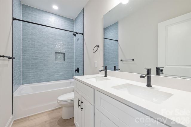 9218 Pinenoll Lane, Charlotte, NC 28215