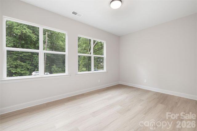 9218 Pinenoll Lane, Charlotte, NC 28215