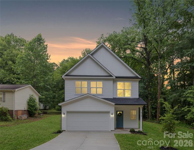 9218 Pinenoll Lane, Charlotte, NC 28215
