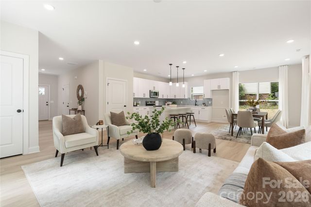 9218 Pinenoll Lane, Charlotte, NC 28215