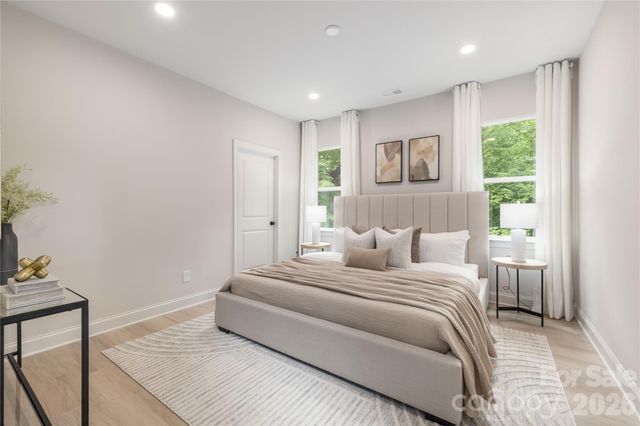 9218 Pinenoll Lane, Charlotte, NC 28215