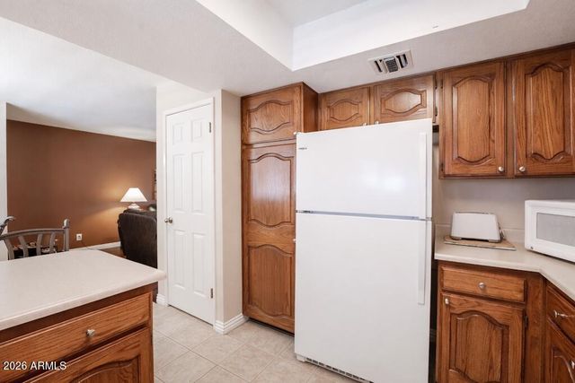 4303 E CACTUS Road 403, Phoenix, AZ 85032