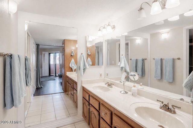 4303 E CACTUS Road 403, Phoenix, AZ 85032