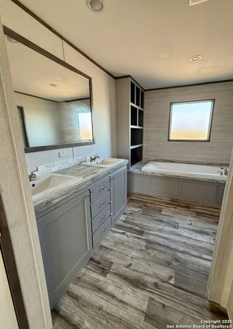 20 N Penney Lane, Knippa, TX 78870