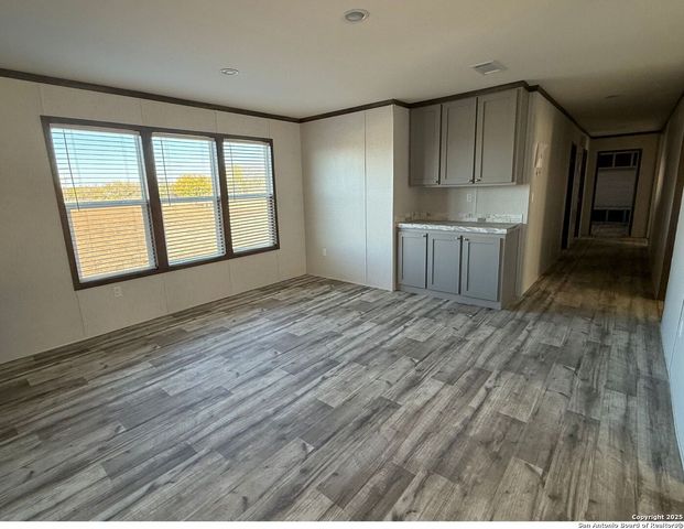 20 N Penney Lane, Knippa, TX 78870