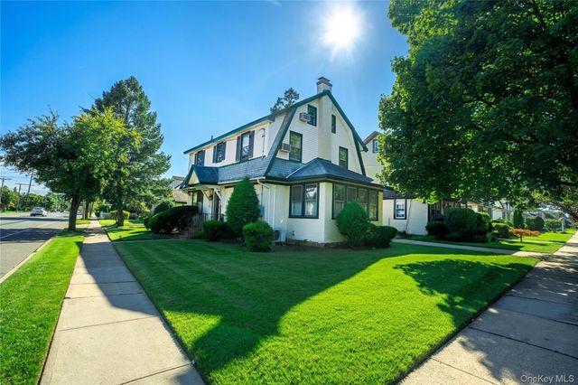 676 6th Avenue, New Hyde Park, NY 11040