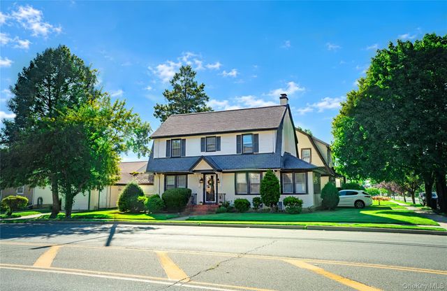 676 6th Avenue, New Hyde Park, NY 11040