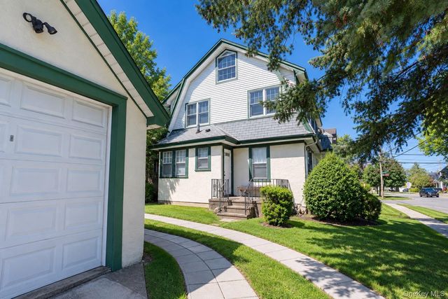 676 6th Avenue, New Hyde Park, NY 11040