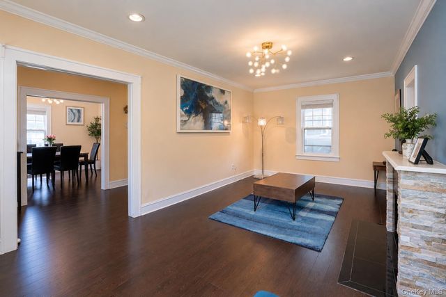 676 6th Avenue, New Hyde Park, NY 11040